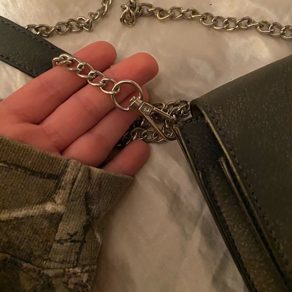 gray cross body wallet with chain straps - Picture 6 of 6